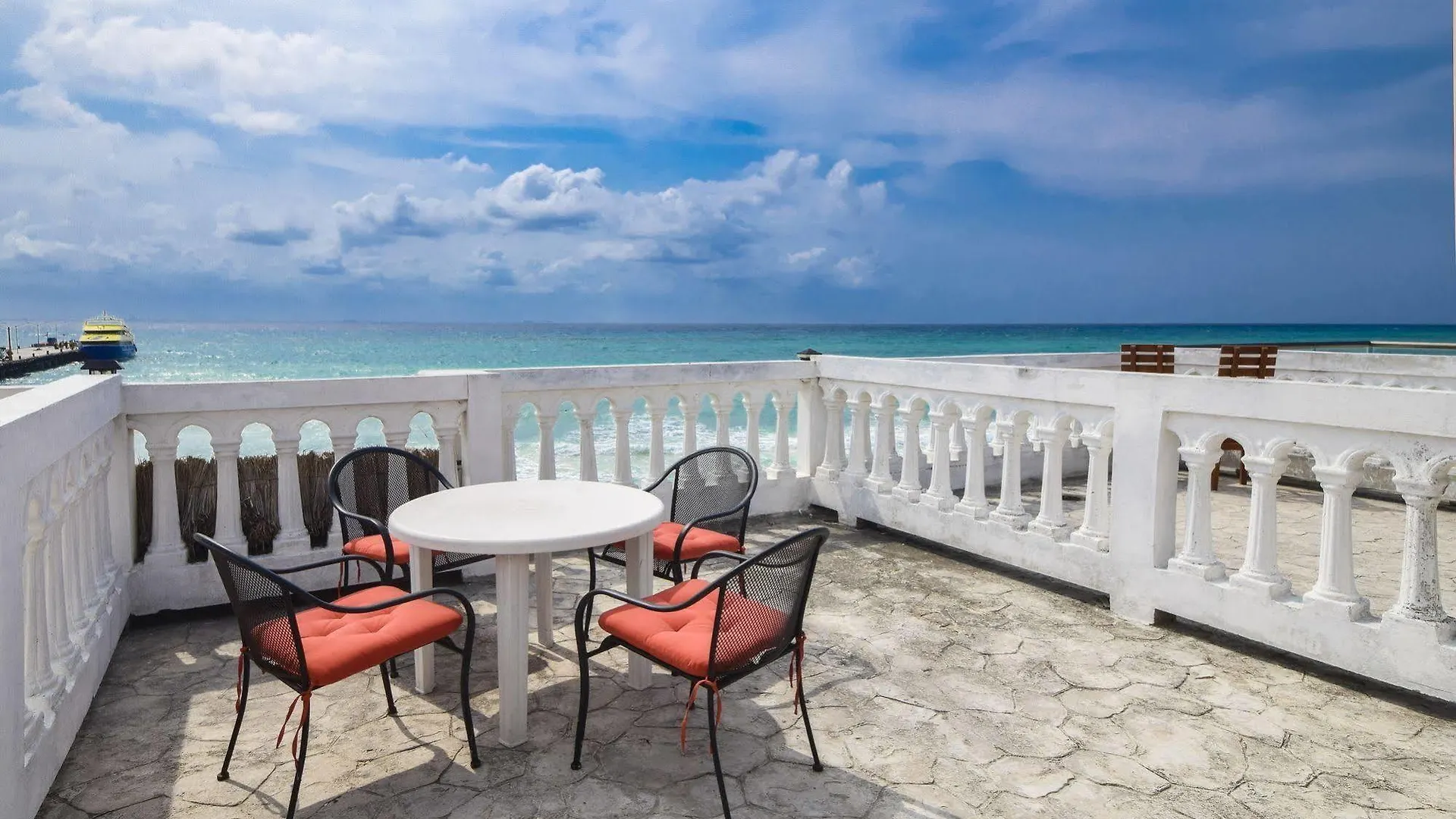 Plaza Marina Condos Playa del Carmen
