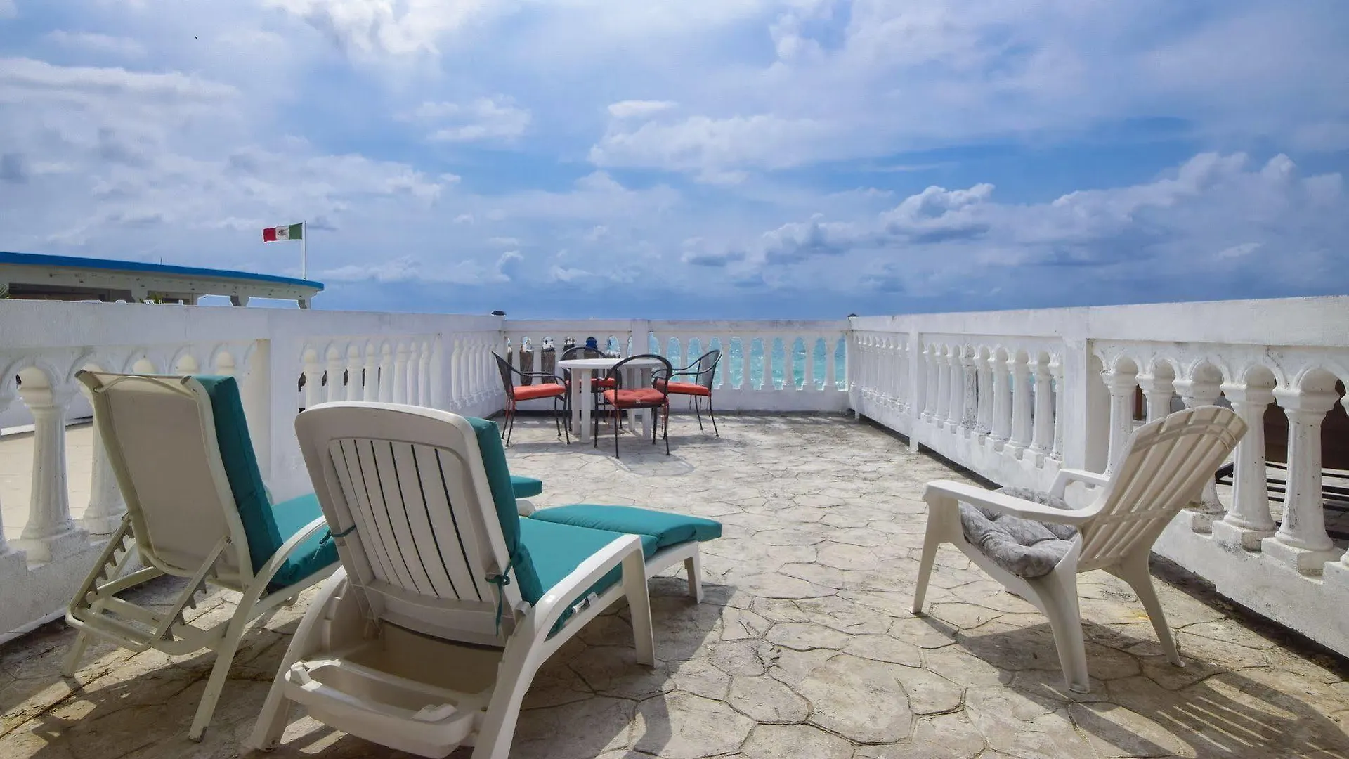 *** Hotel Plaza Marina Condos Playa del Carmen Mexico